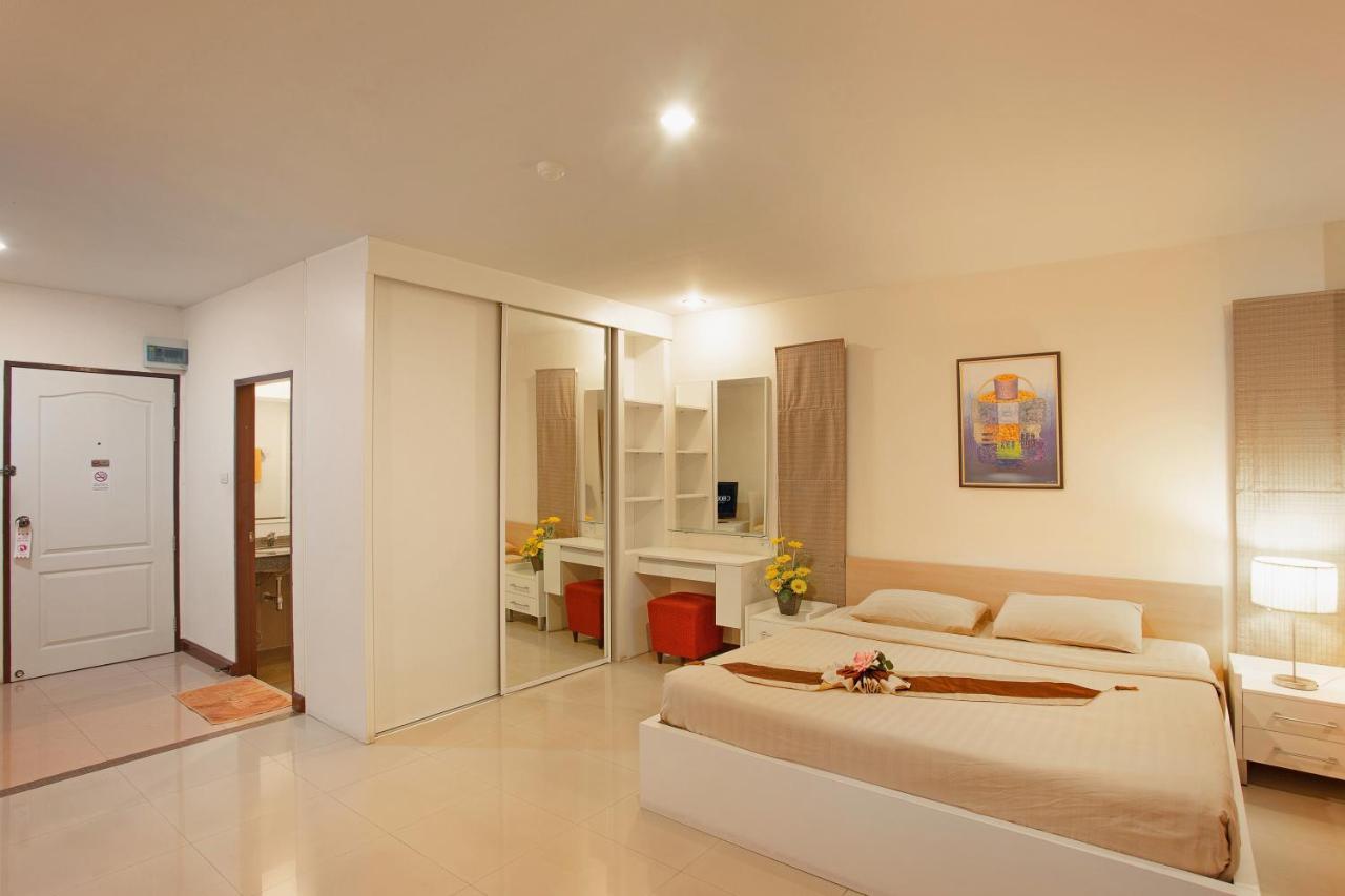 C-House & Residence Hotel Amata City Pluak Daeng エクステリア 写真